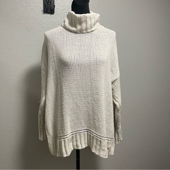 Aerie Oversized Chenille Cowl Neck Cream Knit Sweater Size
Medium - Picture 1 of 8